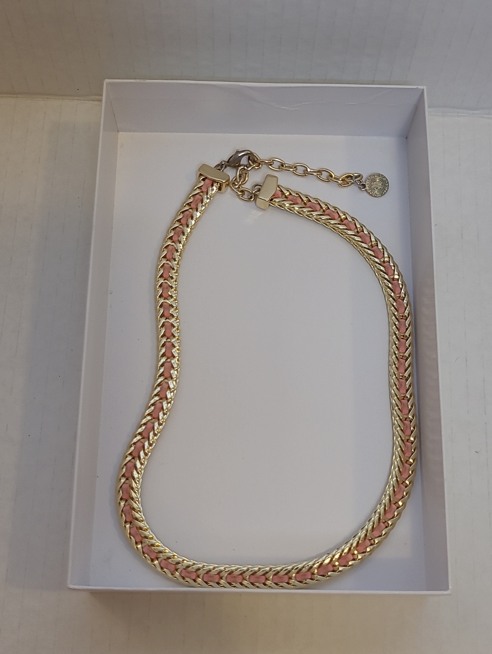 Source Unknown Gold-Tone Necklace with Pink Braided Inlay